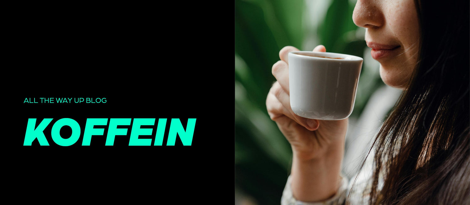 Frau trinkt eine Tasse Kaffee – Symbolbild für den Blogbeitrag über Koffein und Energie